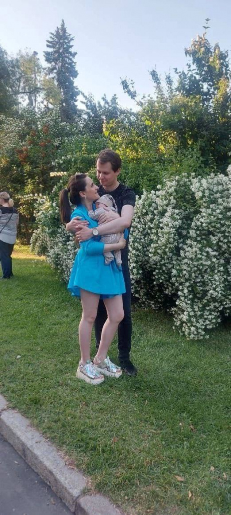 У убитого в МО таксиста остались жена и пятимесячная дочь.jpg У убитого в МО таксиста остались жена и пятимесячная дочь.jpg