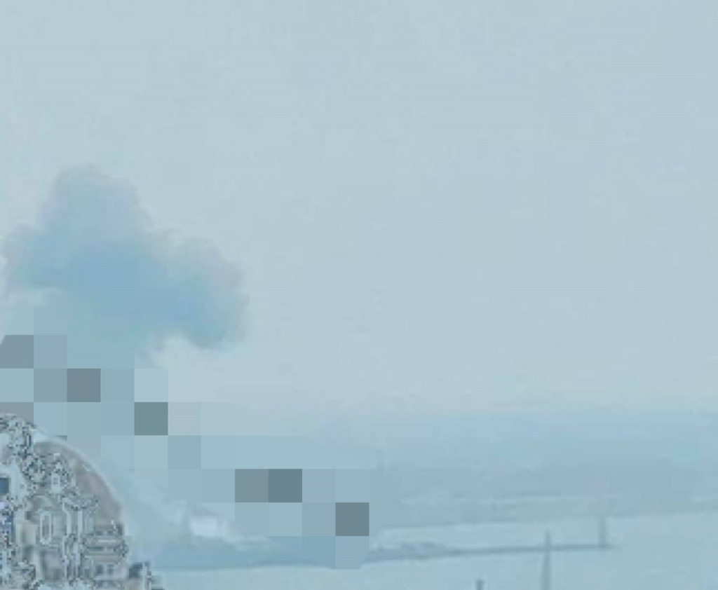 Взрыв в районе порта Одессы.jpg