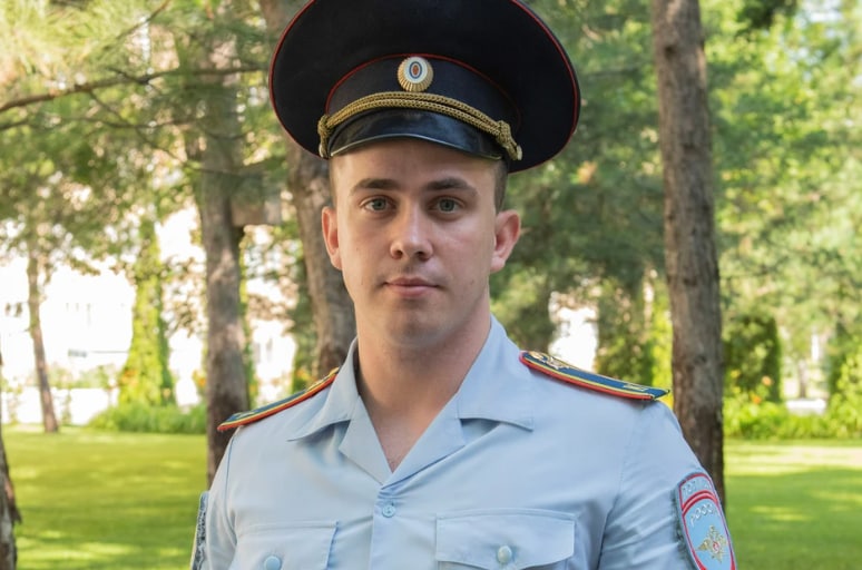 В Краснодаре студент университета МВД задержал преступника с ножом.jpg