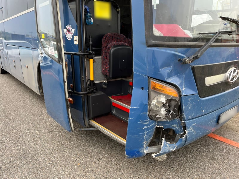Автобус Крымск-Краснодар с 21 пассажиром на борту попал в аварию.jpg