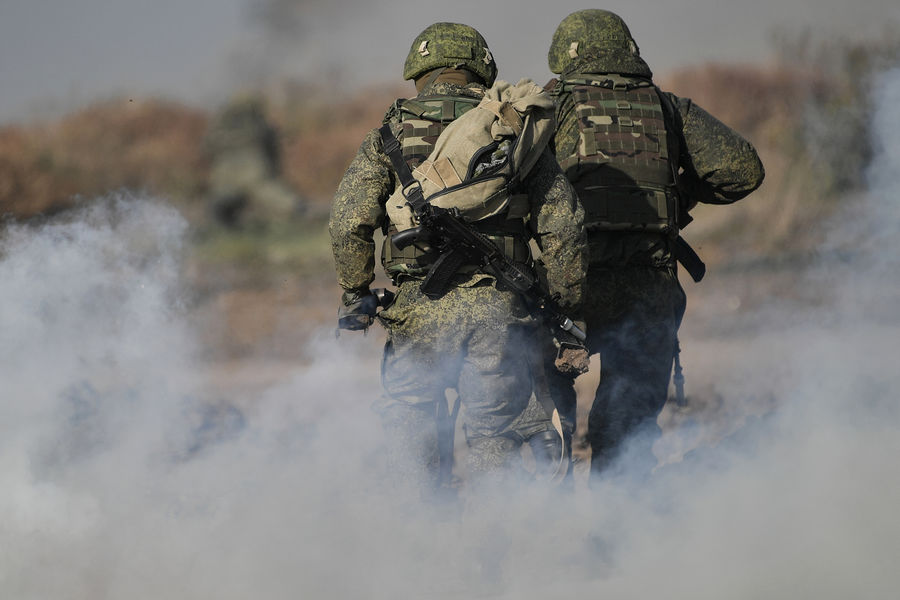 Утром 24 февраля Владимир Путин объявил, что начинается специальная военная операция в Донбассе, а также сообщил о вводе российских войск в ЛНР и ДНР.jpg
