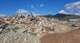 «Почему местные власти не замечали экологическое бедствие?» Глава СК Александр Бастрыкин заинтересовался исчезновением озера в Геленджике из-за строительной свалки