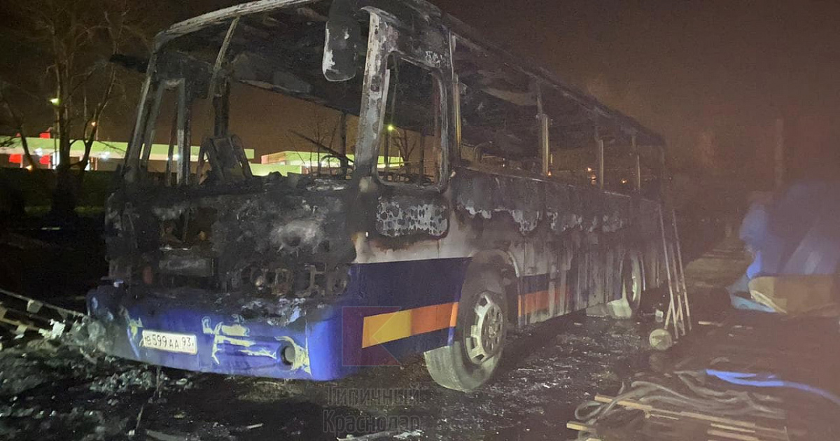 «Беспредельный передел»: на Кубани пять лет не могут найти поджигателей автобусов, за которые владельцы до сих пор выплачивают кредиты