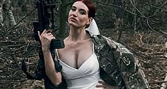 «Девочка Степан - будет бандеровкой!» Снайпер ВСУ заявила, что родит девочку, которая будет убивать русских - ВИДЕО 