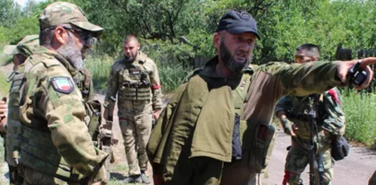«Женя, дон! Пока мы не дойдем до позиций, ты будешь в обороне, дон!» В Бахмут прибыл Кадыровский спецназ «Ахмат»? - ВИДЕО