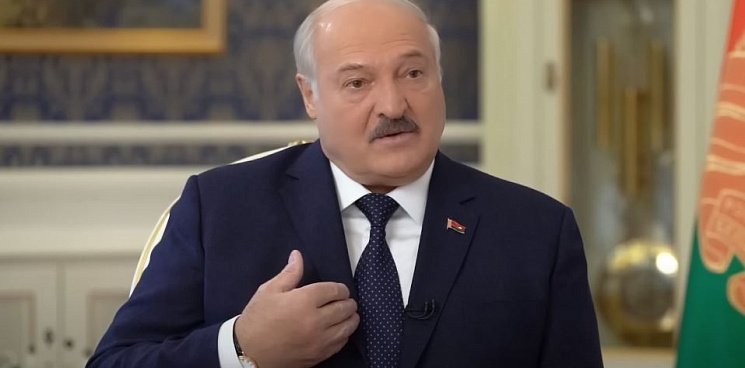 Александр Лукашенко в «День Защитника Отечества» назвал Великую Отечественную войну «чужой» для Белоруссии - ВИДЕО