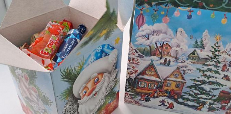 «Перебьются!» В Калуге дети-инвалиды остались без новогодних подарков, а в Москве сюрпризы для малышей заменили на элитный алкоголь