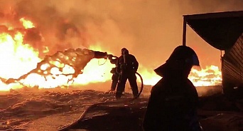 В Темрюкском районе потушили пожар на площади 900 кв. м.