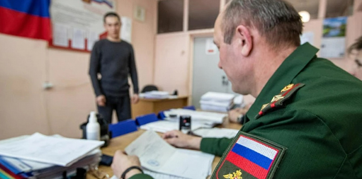 «Это мой долг!» После новости о мобилизации москвичи приходят в военкоматы, не дожидаясь повестки – ВИДЕО