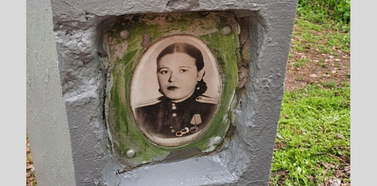 На Кубани вандалы сбили пятиконечную звезду с памятника ветерана