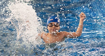 Шестилетний сочинец обновил рекорд России по плаванию