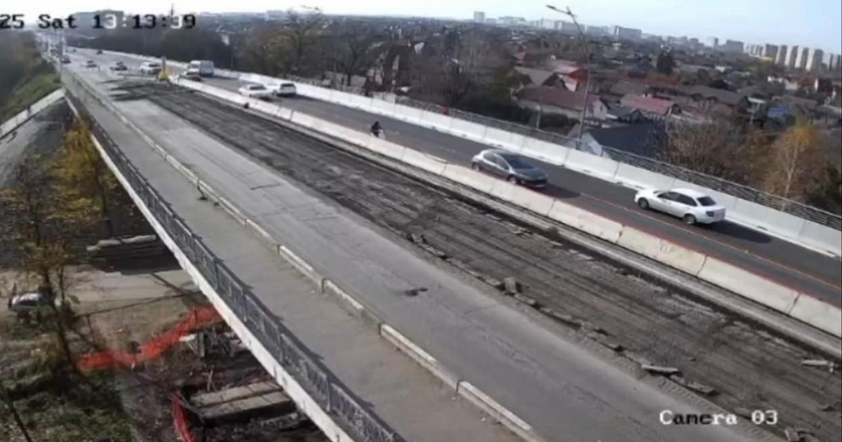 Половину Тургеневского моста в Краснодаре открыли после реконструкции