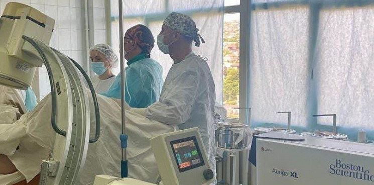 «Спасибо немецким технологиям!» Новороссийские врачи впервые раздробили лазером камень в детской почке