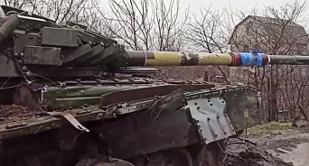 Боевики ВСУ под «бело-сине-былым»* флагом предателей пытались в Белгородской области вернуть брошенные украинцами танки — ВС РФ их уничтожили