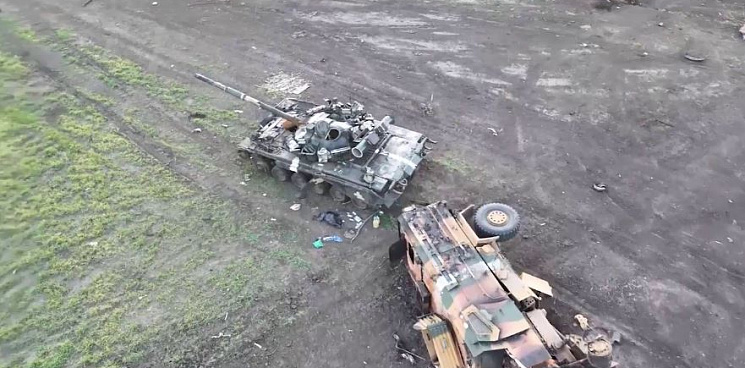 «Мы справимся!» Российские десантники уничтожили колонну боевой техники ВСУ – ВИДЕО