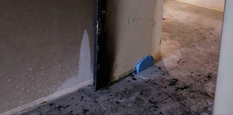 «Странный мужчина кошмарит соседей»: краснодарец поджёг дверь в подъезде многоэтажки в районе КубГУ, соседи не могут добиться его наказания