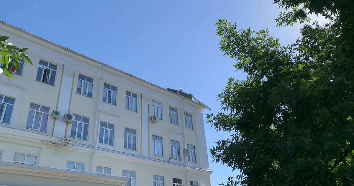 В Краснодаре ученицу заперли в раздевалке и подвергли унижениям