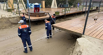 После ливня в Анапе проверят водостоки и устранят засоры в ливневках