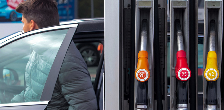 «Туристы выпили всё топливо?» На Кубани главы городов и сёл будут каждую неделю мониторить цены на бензин и его наличие – доклады изучит Минтэк края 
