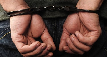 В Краснодаре мужчину задержали за развращение двух малолетних девочек
