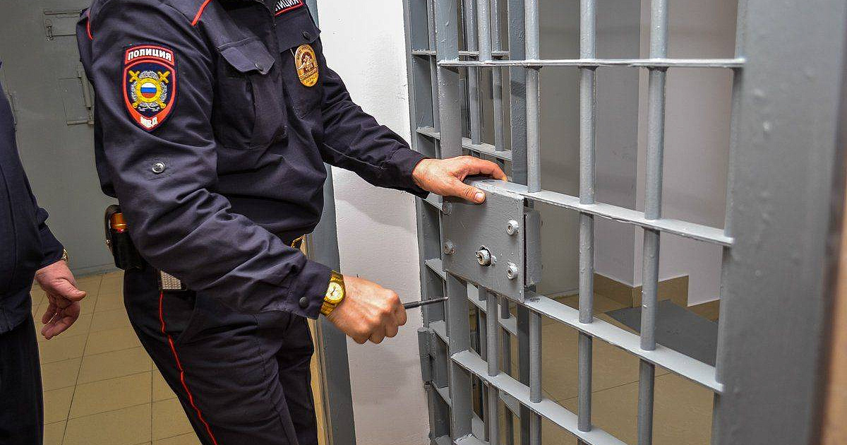 «Символика нацистов запрещена? А я не знал!» В Сочи курортника посадили на 15 суток за нацистскую татуировку