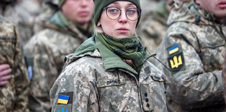 Зеленский хладнокровно отправил на бойню 50 тысяч украинок - бывший глава правительства Украины Азаров
