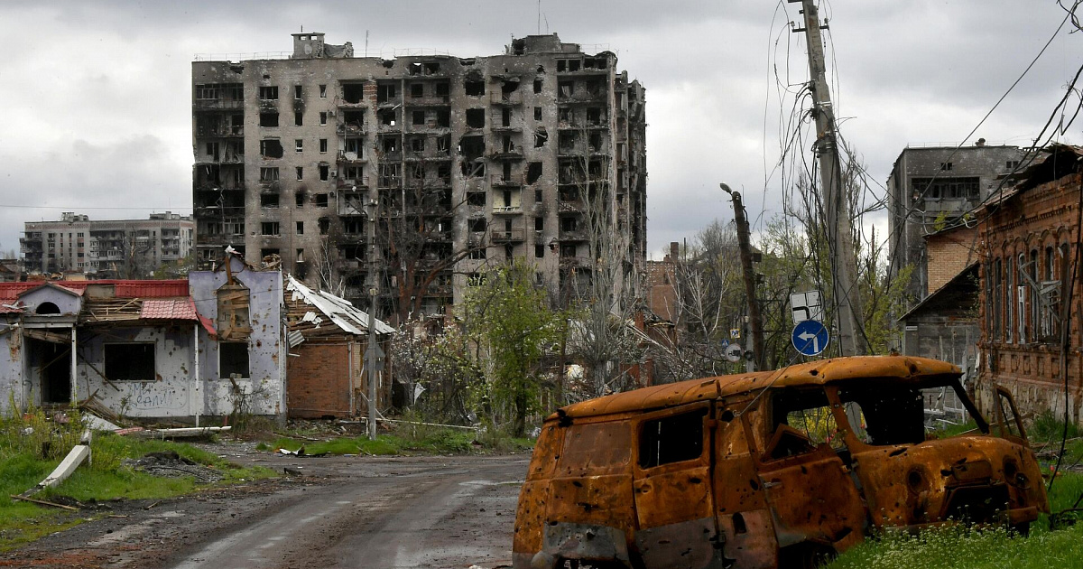 «Мы в позиции подыгрывающего и идём у ВСУ на поводу»: российский журналист рассказал о «бахмутовской мясорубке» и «необъявленном контрнаступлении»