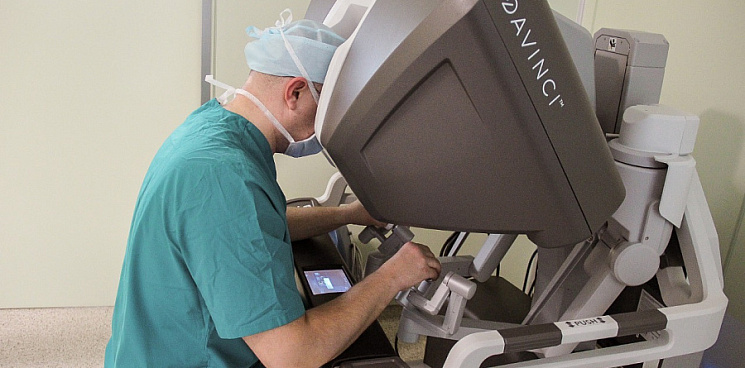 В краевой клинической больнице №1 робот-хирург будет оперировать онкобольных