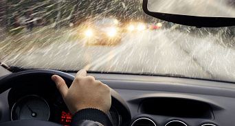Водителей Кубани призвали отказаться от личного транспорта на время дождей