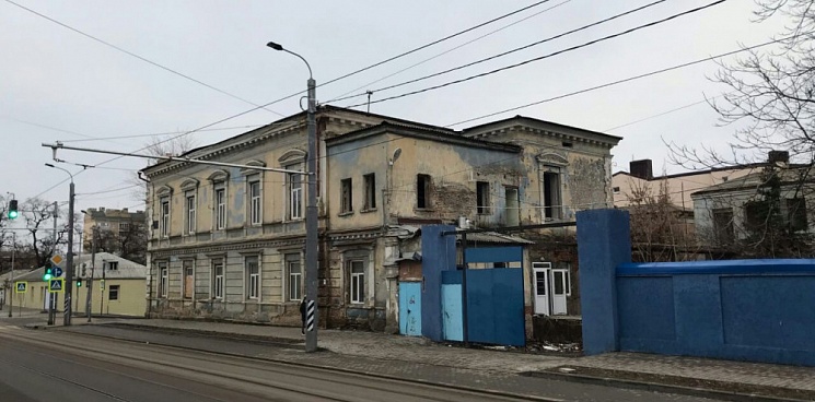 В Ростове начали разворовывать здание бывшего туберкулезного диспансера