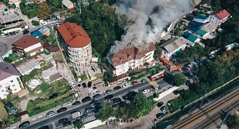 В Сочи эвакуировали 20 человек из-за пожара в гостинице «Приморская»