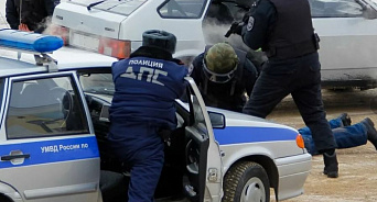 Хотели погонять как в GTA: полиция Адыгеи обстреляла авто с подростками