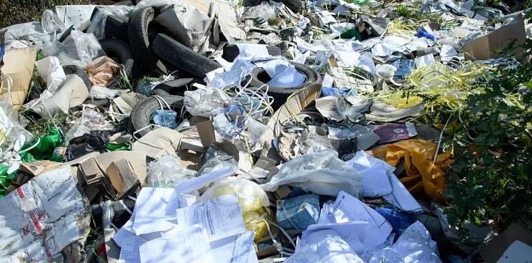 Неизвестные организовали в пригороде Краснодара свалку медицинских отходов