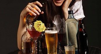 Специалисты назвали самые «пьющие» профессии