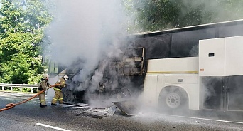 В Краснодарском крае восемь детей пострадали при возгорании автобуса