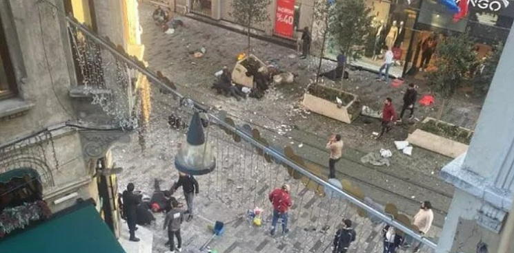 На туристической улице в Стамбуле произошел взрыв, пострадали 53 человека, есть жертвы - ВИДЕО