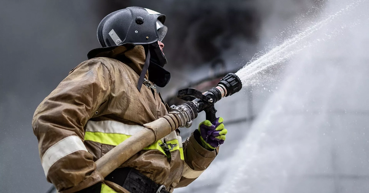 «Всё в дыму! Всё горит!» В Краснодаре пожарные ликвидировали три пожара за сутки