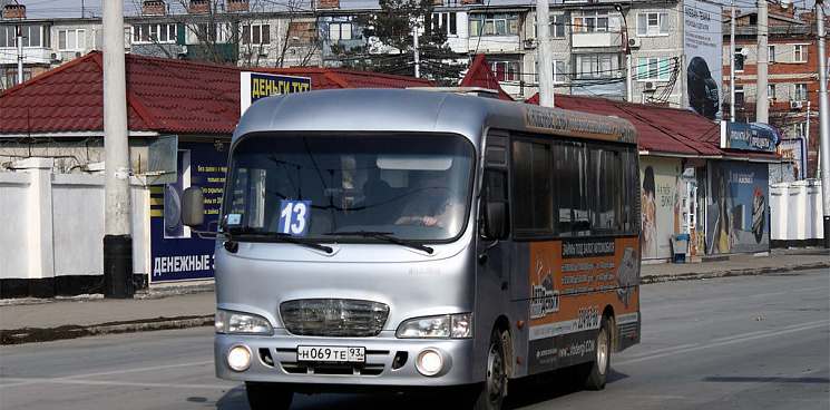 «Скоро общественного транспорта не станет!» В Краснодаре появились «маршрутки-призраки», которые ездят раз в 1-2 часа, необходимые людям маршруты могут убрать