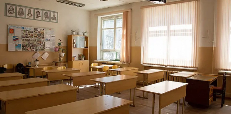 В Краснодаре педагог выволокла из класса школьника из-за туалетной бумаги