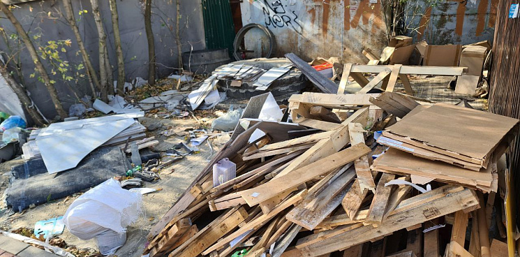 «Мусорная проблема требует системных решений!» В Краснодаре всё больше мусорок душат вонью спальные районы