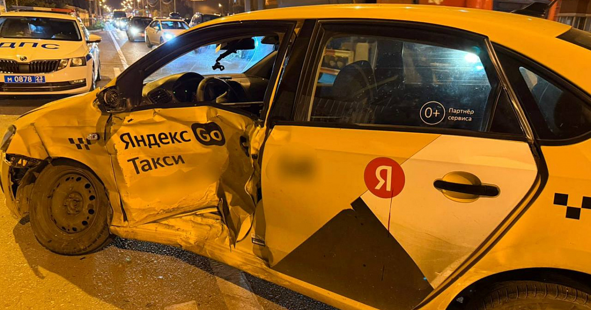 Пассажир такси пострадал в ДТП на Кубани 