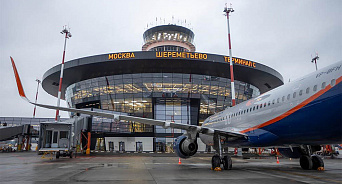 «Столпотворение и отменённые рейсы»: в аэропорту Шереметьево задержан рейс в Сочи