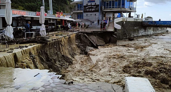 «Их дом снесло мощным потоком воды»: на Кубани в Туапсинском районе во время потопа пропали четверо человек, стали известны их имена – ВИДЕО