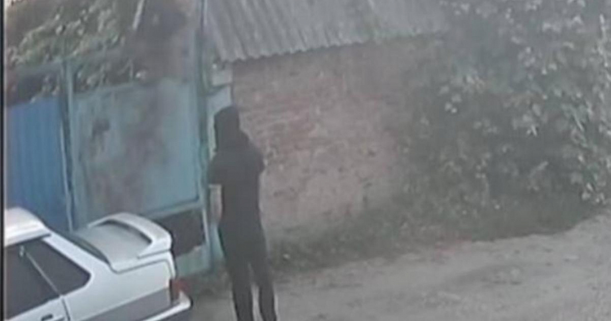Трое вооруженных парней ворвались в частный дом на Кубани 