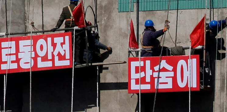 Северокорейские рабочие будут участвовать в восстановлении ДНР после боёв 