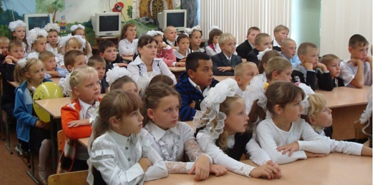 «Детей стало больше ещё на одну школу, поспевает ли их строить город?» В Новороссийске родителей предупредили о нехватки мест в школах 