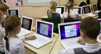 В Госдуме осудили предложение главы Коми запретить детям пользоваться интернетом