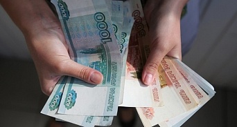 В Краснодаре мошенники убедили женщину оформить кредит и отдать им деньги