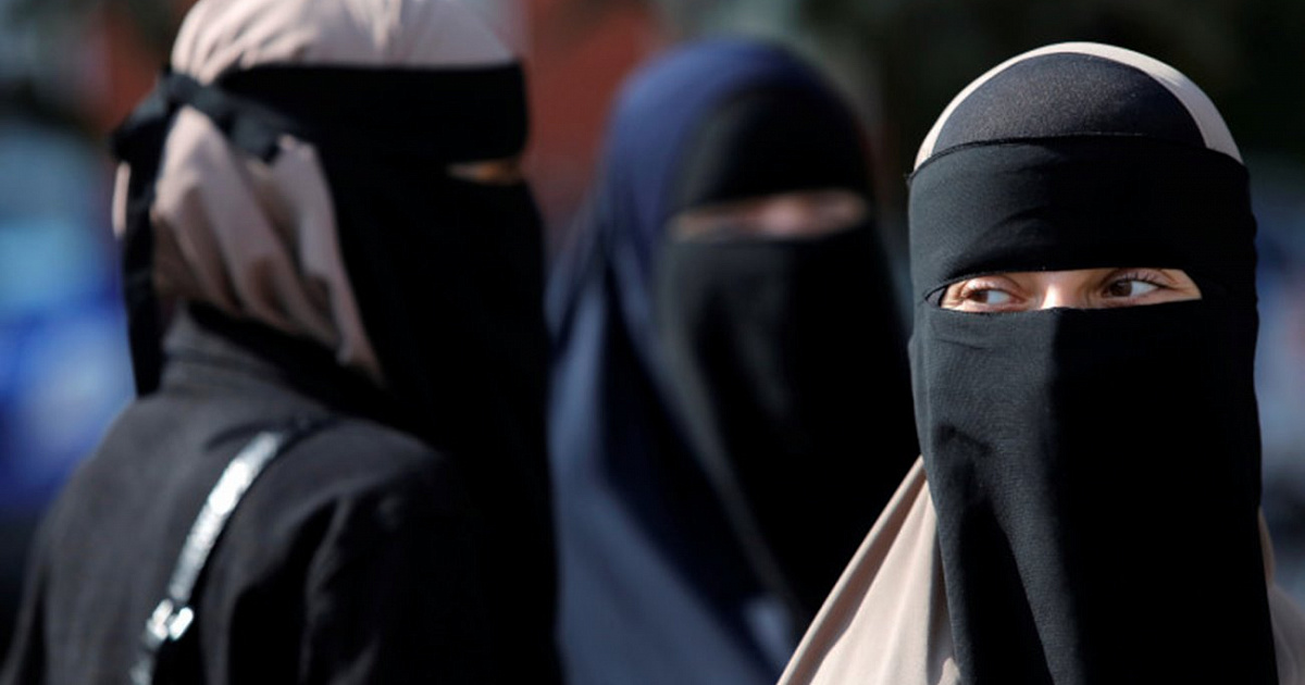 Востоковед объяснил, почему исламистские радикалы требуют свободного ношения никаба