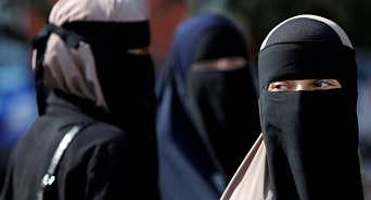 Востоковед объяснил, почему исламистские радикалы требуют свободного ношения никаба